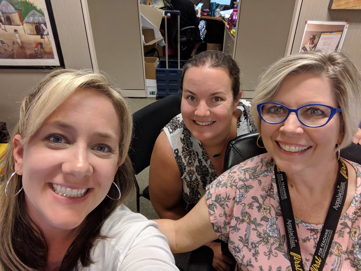 KgturnerErlyLnr's tweet photo. The 3 Early Learning Partners would like to wish all our teachers a happy summer! You taught us way more than you'll ever know. β€οΈ #wsfcsearlylearning #learngrowplayinK @KBendheim https://t.co/OhSXVrPTZ4