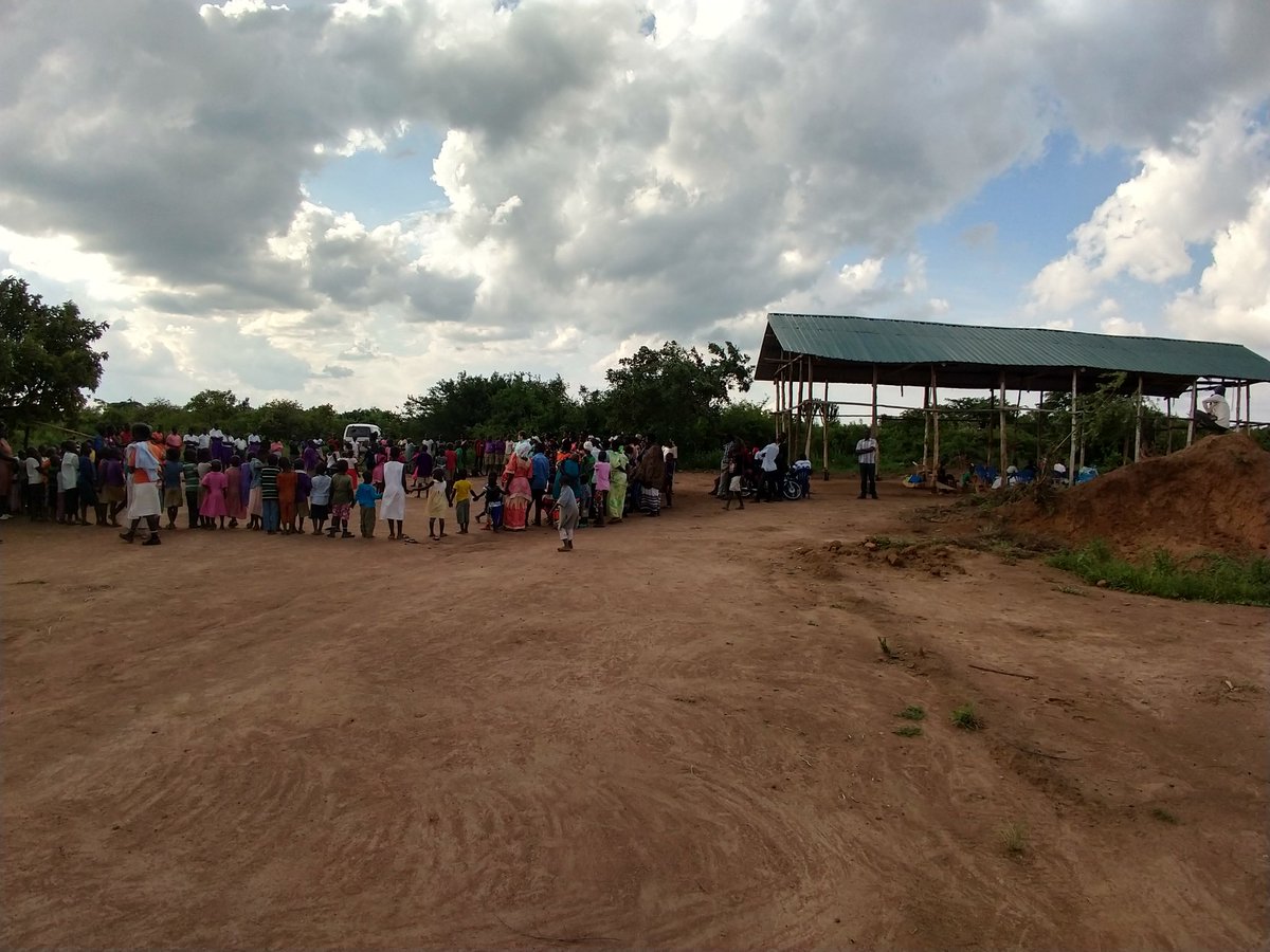 FccLufkin's tweet photo. Sharing the story of Good Shepherd with the children of Wankaka Church in Nakasongola, Uganda. #FCCinUganda https://t.co/hlg6SNAHyK
