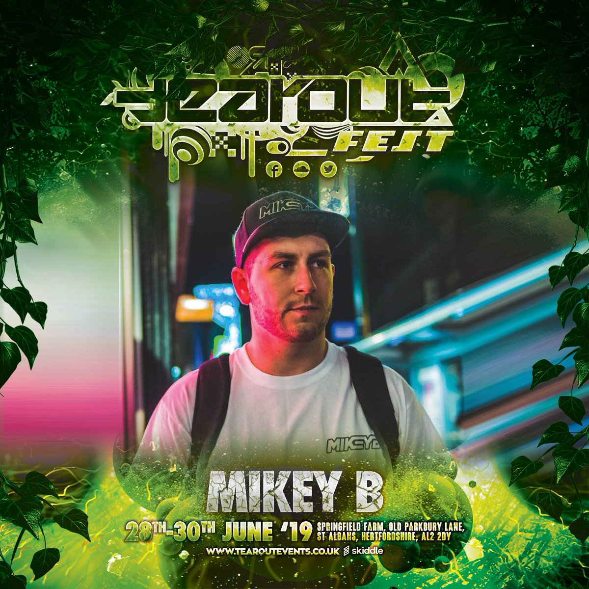 Mikeybcomposer's tweet image. Gassed to play my second festival of the year. Next up Tearout Festival in St. Albans! I&apos;m giving away 2x tickets for the Saturday and a bunch of merch, all you have to do is like and retweet this post to win! #mikeyb #tearoutfestival #stalbans #festival #gas #newmusic