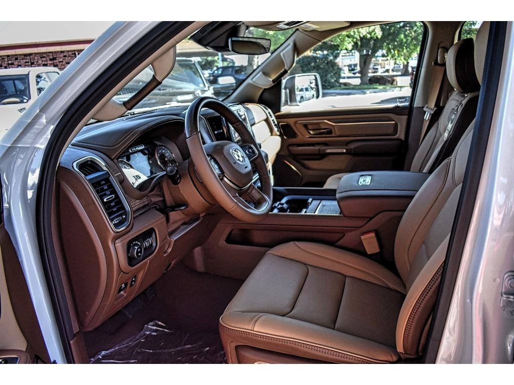 FrontierAuto's tweet image. Happy #TruckTuesday! Stop by #FrontierDodge in #Lubbock today to test drive this handsome 2019 #RAM 1500 #Laramie Longhorn 4X4! 
Click here to learn more: bit.ly/2FdUEgf