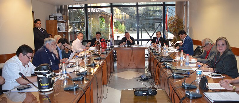 SenadoresPy's tweet photo. Comisión de Asuntos Constitucionales analizará ampliación presupuestaria para el Dpto. de Boquerón

https://t.co/3zkLKhytdS

@zacariasirun @LilianSamaniego @FSilvaFacetti @SenVictorRios @oac_senado @DSesiones @lugo_py @BlasLlanoPy https://t.co/30j79LRF31