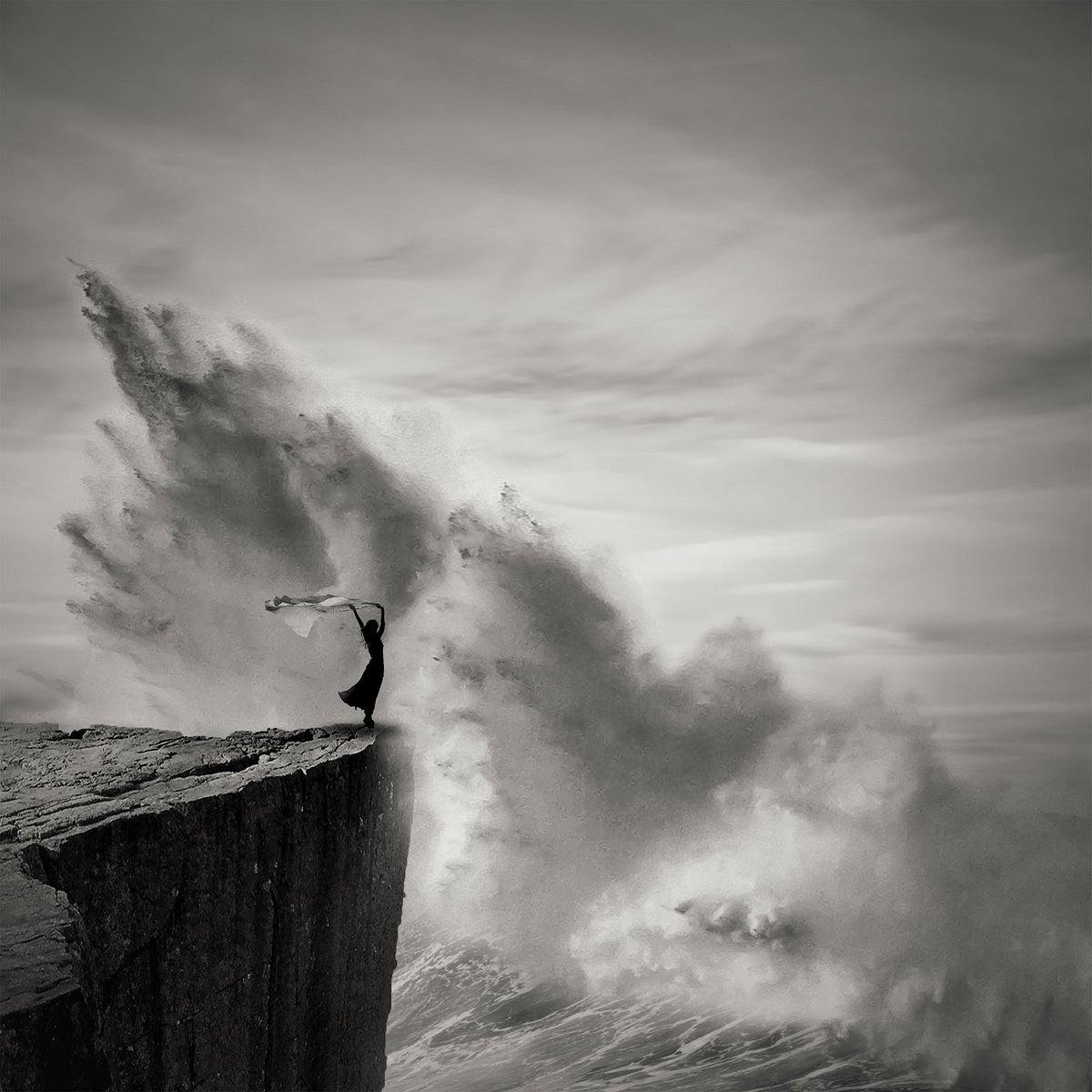 SmiletoLifewith's tweet image. The Storms in My Soul .

📷 Thierry Malet