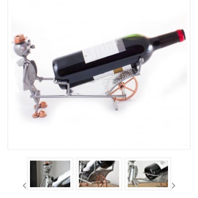 Vous recherchez un cadeau original pour les amateurs de vin, voici ce Porte-Bouteille Forgeron Brouette !  #porte-bouteille  #objet décoratif bit.ly/2KIvkCm