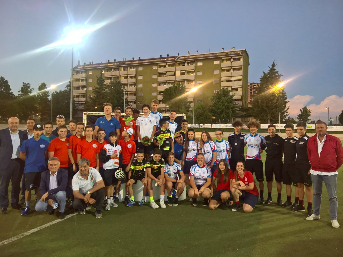 PicenoTime's tweet photo. Ciclismo su pista, al Velodromo di Monticelli torna il Torneo Pista Piceno-Memorial Mamma Ave https://t.co/lHsRDHo1X5 @francescoceci89 @DavideCeci @FCIMarche @Federciclismo https://t.co/WeCIOxzBlE