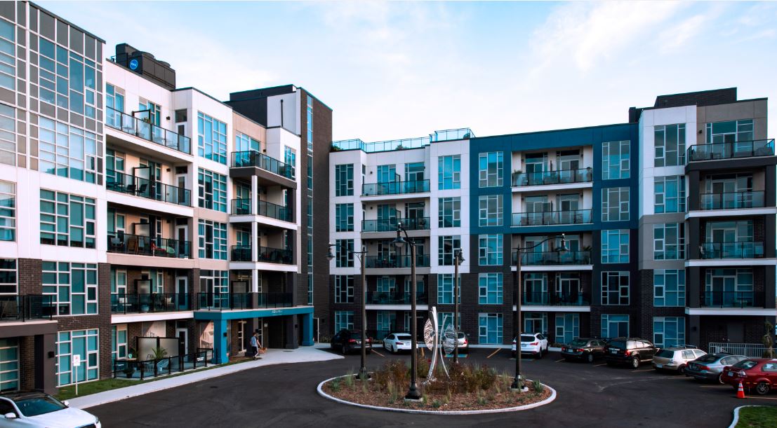 WoodDesignMag's tweet image. Check out AquaBlu, 1 of the 1st buildings to be constructed to the new #OntarioBuildingCode, allowing 5 &amp;amp; 6-storey #wood construction. Using wood as the primary structure actually helped to enhance the project in many ways. Read more: bit.ly/2MFu3P1 #architecture #design