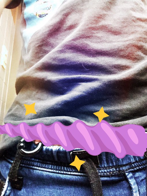 Tengo este jogger hace 4 a&ntilde;os, es marca gato pero no tiene acabadero 🤭 https://t.co/E8TuleaJYO