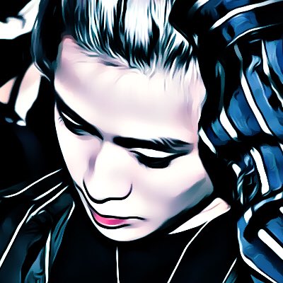Lay tweet media