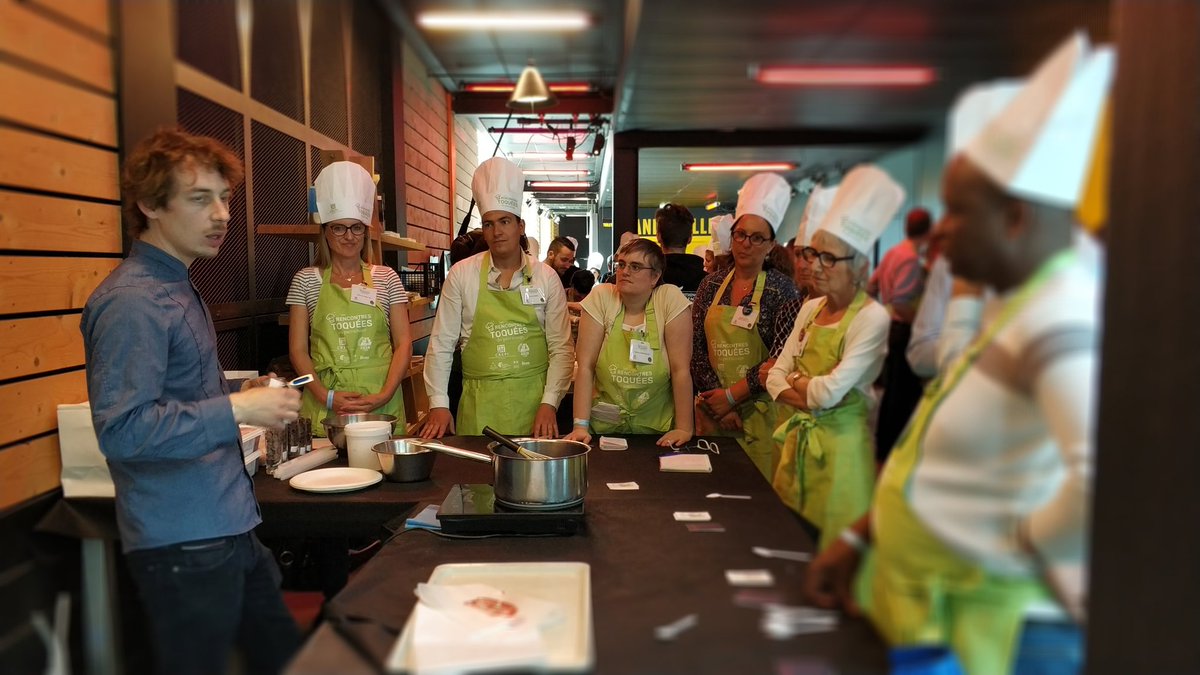 crepinormandie's tweet photo. #LesRencontresToquées du #parrainage, c'est partie ! 20 représentant.e.s d'entreprises et 20 personnes en recherche d'emploi se rencontrent autour d'un atelier culinaire animé par 4 chef.fes rouennais.e.s à @armada_club !
#DIRECCTENormandie
#ANDRHRouen
#DBCOMM https://t.co/Yz5U56N4QJ