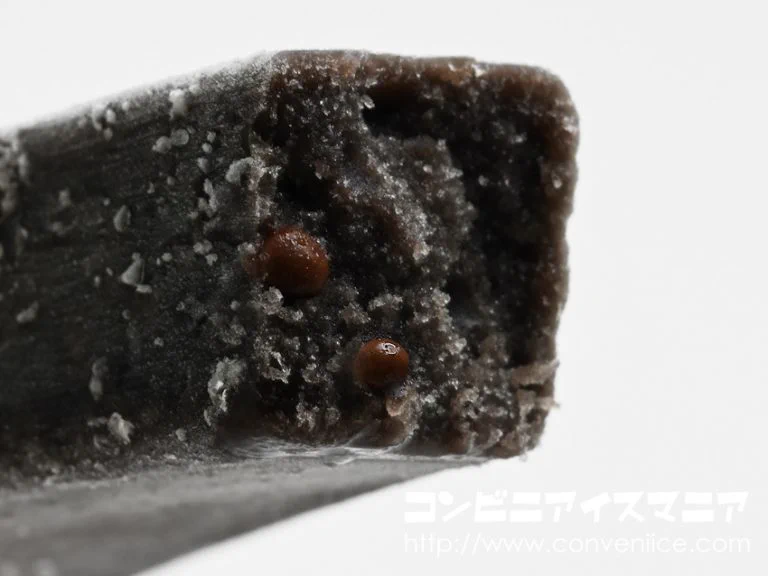 真っ黒なスイカバー！？なんとセブンで先行発売中！