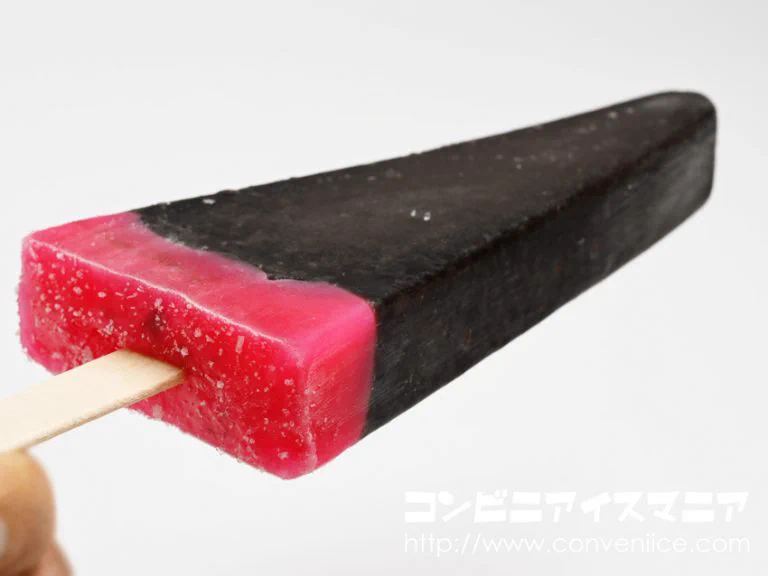 真っ黒なスイカバー！？なんとセブンで先行発売中！