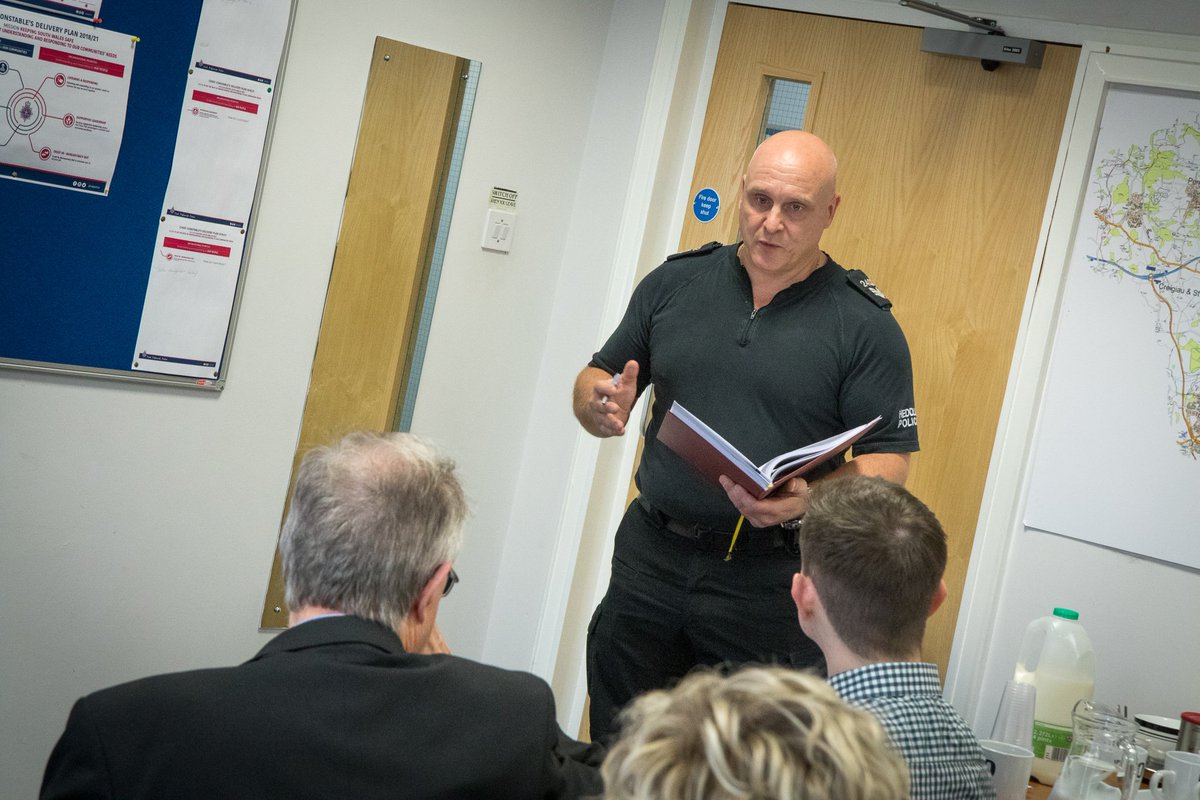 commissionersw's tweet image. Mae'n braf gweld @MarkDrakeford yn ymuno â chydweithwyr gweithredol yn @swpcardiff ddoe i siarad am waith i ddiogelu pobl hŷn yn ein cymunedau rhag troseddau #twyll a #stepenydrws