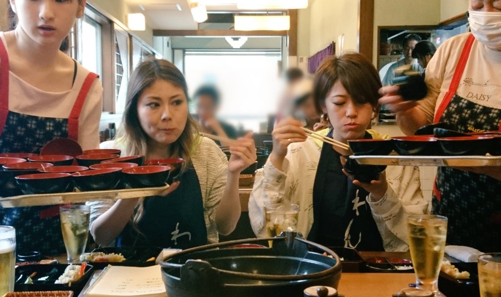 Cat_Madhatter's tweet photo. 6/9
横浜ドラゴンボートレース
誘われて
まいちゃん(舞)とぶーちゃん(公香)
観に行って死ぬほど笑ってきたwwwwww
串焼き食べて、
わんこ蕎麦でみんなが苦しんでる
横で普通に美味しいお蕎麦
頂きましたwww
すごく美味しかったです!!笑
わんこそば見てるだけで楽しかった☺️笑
#MightyBoo https://t.co/Qr8zT6X4un