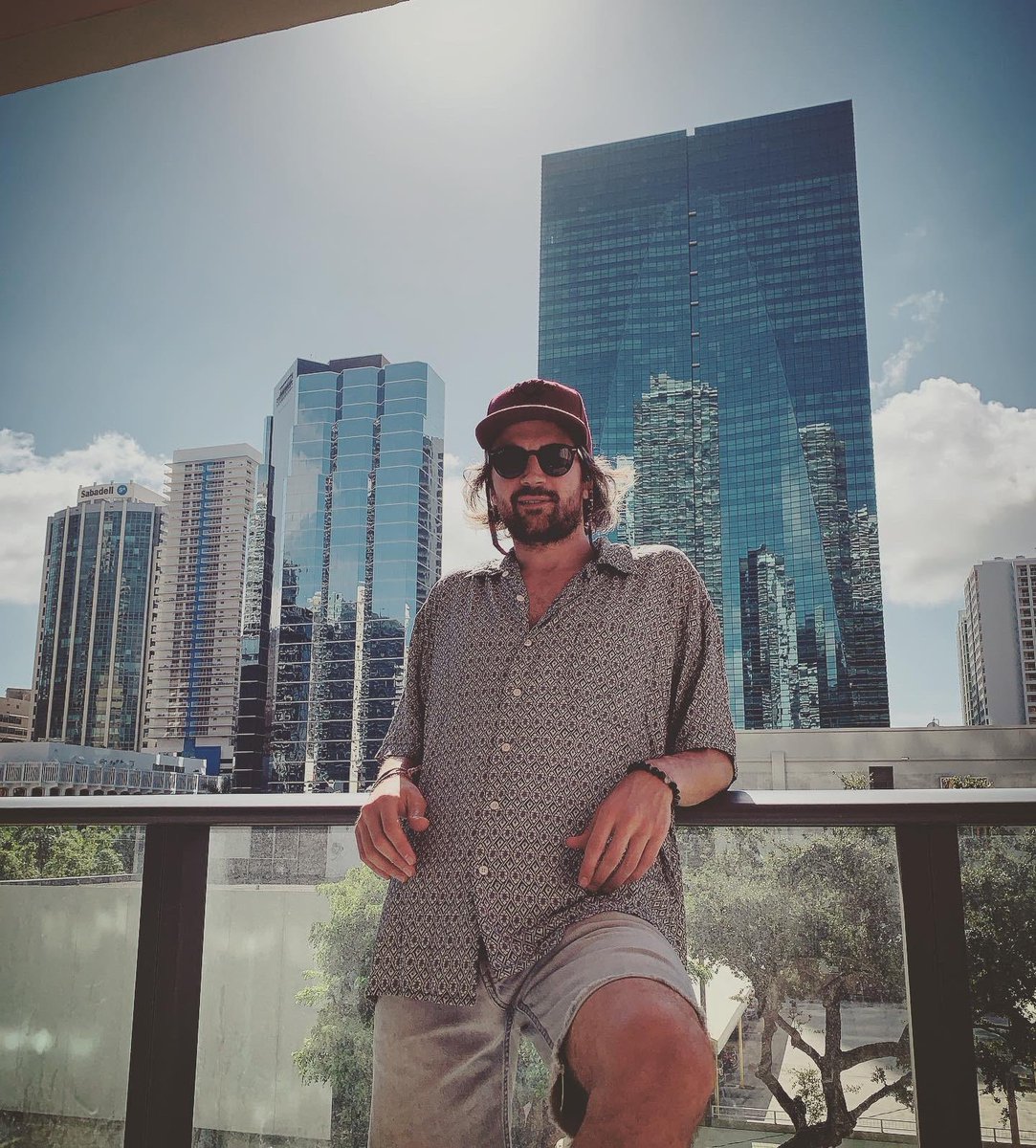 Touchdown —• in Miami for <a href="/SidneyCharlesM/">Sidney Charles Music</a> ahead of his show tonight <a href="/picklemiami/">The Electric Pickle</a>. 🌴