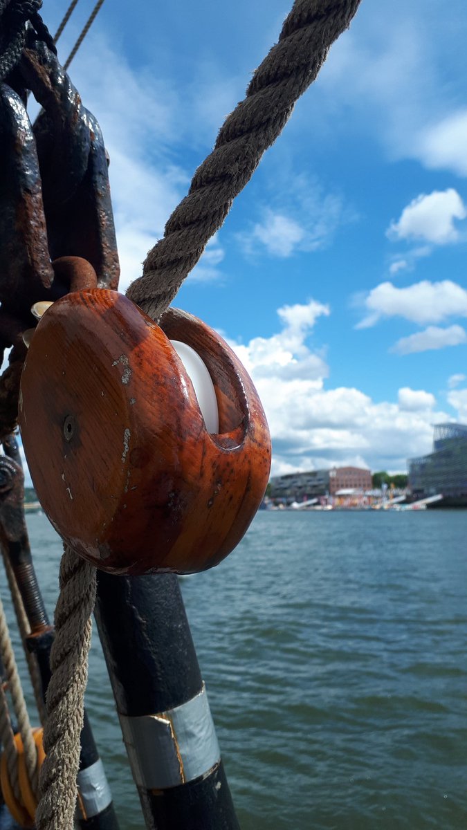 Armada23_Update's tweet photo. A bord du Thalassa sur la Rive droite. #Armada2019 https://t.co/I92vdFayd5