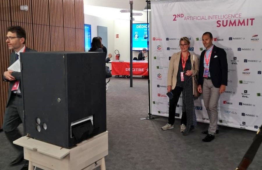 Faites un tour du côté de notre #photobox pour vous tirer le portrait en souvenir de cette journée  📸 Merci@dreamuplight #INSEECAI2019 #Lyon #IA