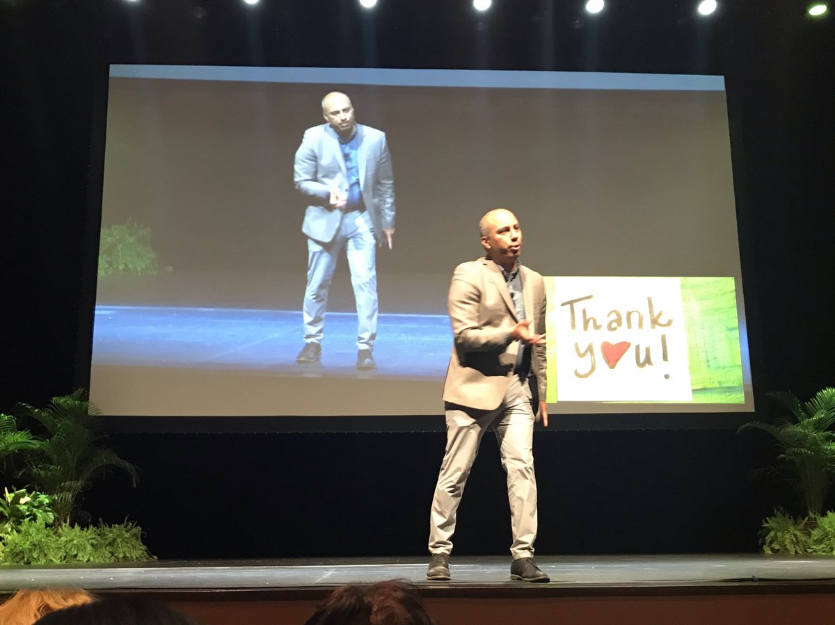 Jennifer_Hogan's tweet photo. “We’ve got two jobs as principals - to lead learning &amp; build culture.” - @casas_jimmy #courageousleadership #JoyfulLeaders #culturize #clasconv19 https://t.co/XK1NKBZ4nG