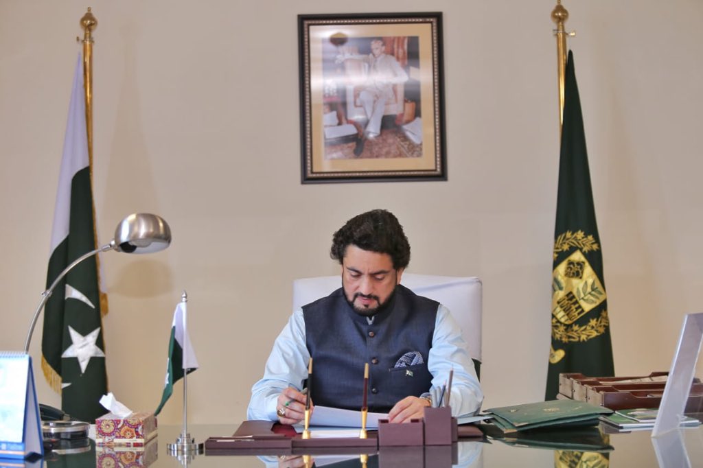 ShehryarAfridi1's tweet photo. Alhamdullilah, as per the directives of @ImranKhanPTI took over the charge of Ministry of Narcotics Control. Inshallah, We will IA set High Targets for making Pak drug free at earliest. We will do unprecedented crackdown against these evil forces. Its about our future generations https://t.co/6kElt52LdS