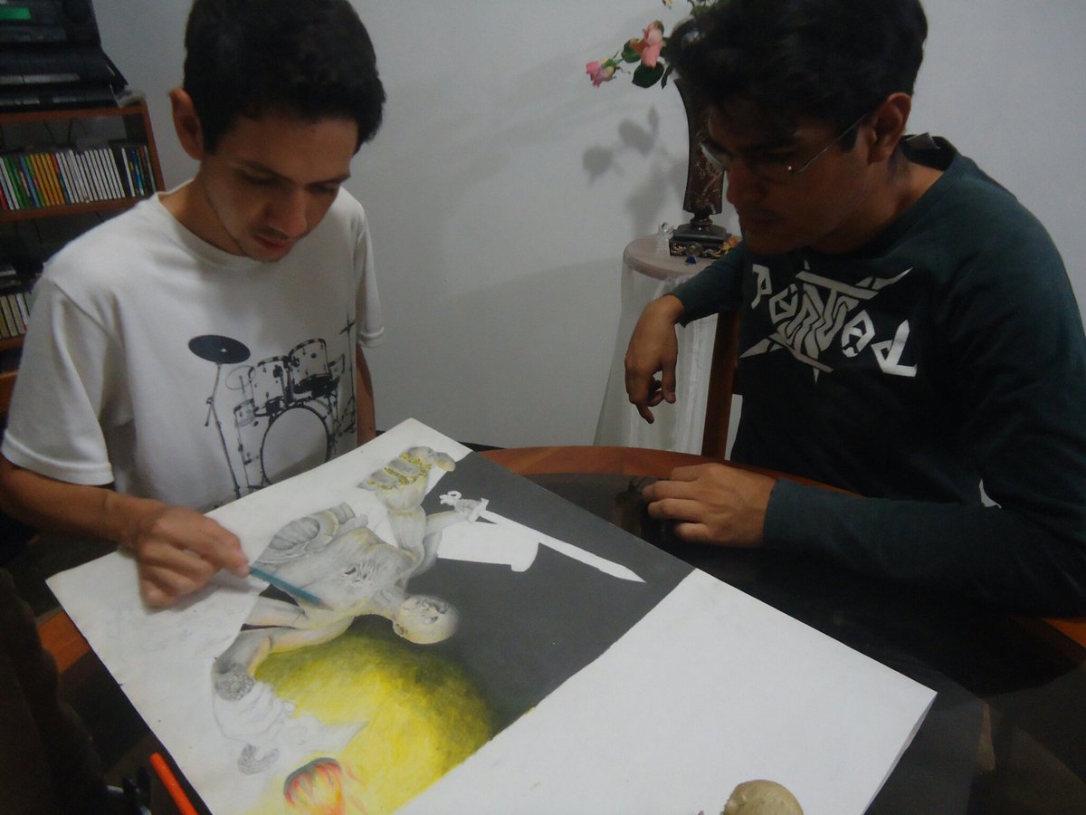 PortalXBanda's tweet photo. La familia Portal X banda da sinceros agradecimiento por la obra de arte elaborada por Julián Moisés Durán Servitá como artista grafico y diseñador de la portada de nuestro nuevo trabajo discografico.

"La Gran Conspiración" ha iniciado.

No se despeguen de nuestras redes. https://t.co/IP3eeo5pbS