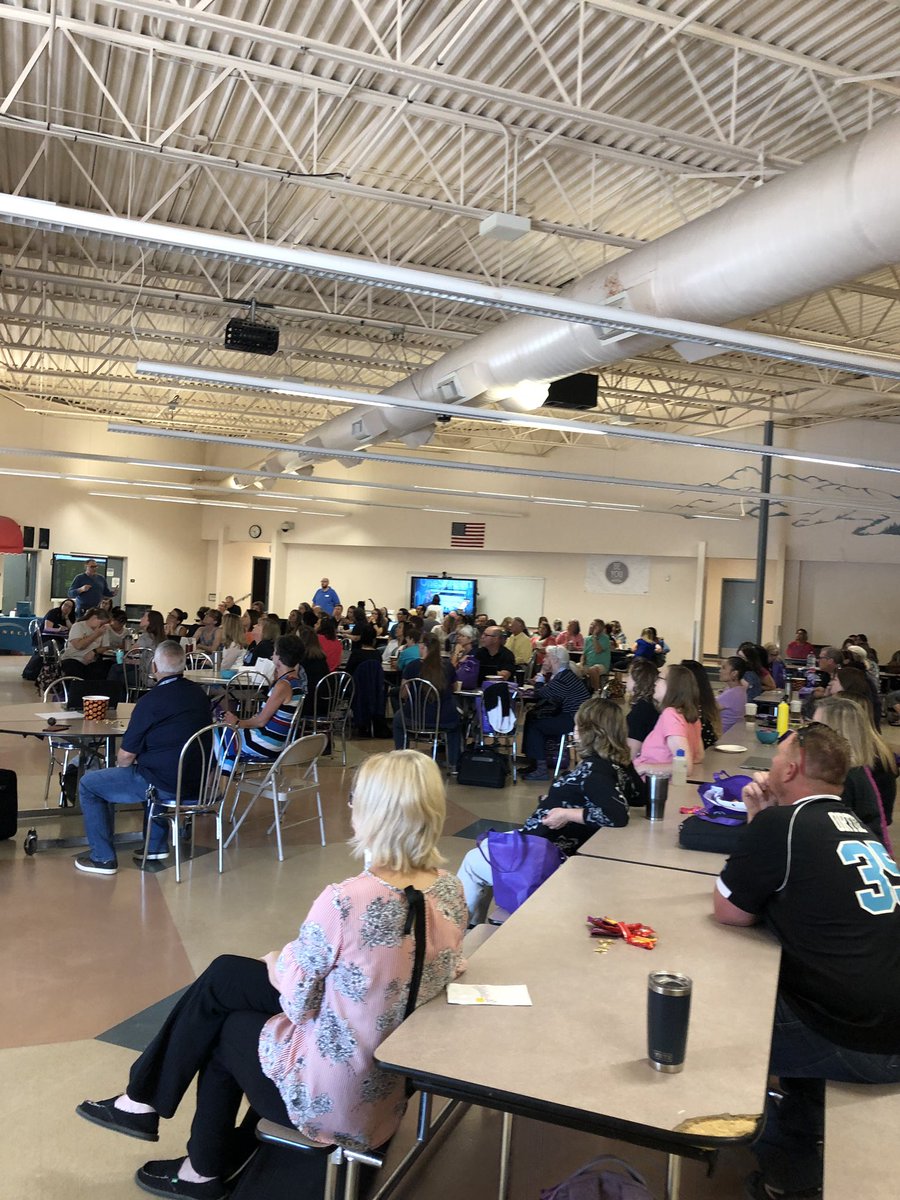 Tech_Meier's tweet image. RRPS Tech Time has begun.  Great turnout.  #TechTime19