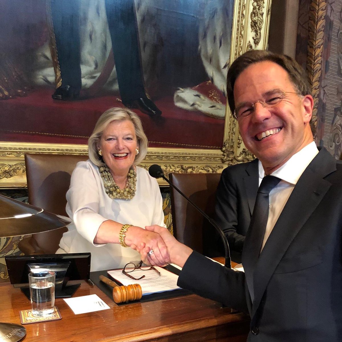 Mark Rutte V Twitter Ik Wens Ankie Broekers Knol Heel Veel Succes In Haar Nieuwe Rol Als Staatssecretaris Van Het Ministeriejenv En Kijk Uit Naar De Goede Samenwerking Https T Co Cmojpmsiu0