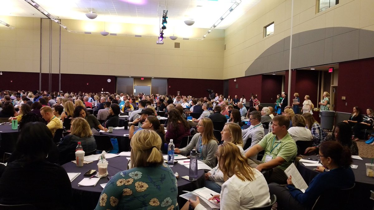 louleake's tweet photo. NC Opioid Misuse &amp; Overdose Prevention Summit 2019 is underway, over 800 Professionals and Advocates! #NCOpioidSummit #professionals #opioid #mentalhealth #treatment #prevention #advocates https://t.co/LHWGKVpBZv