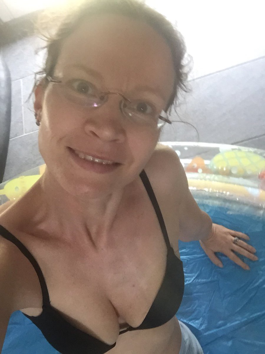 AnnikaRose69's tweet photo. Die sommerlichen Vorbereitungen laufen 😬☀️☀️☀️ https://t.co/TjdaMWaHkb