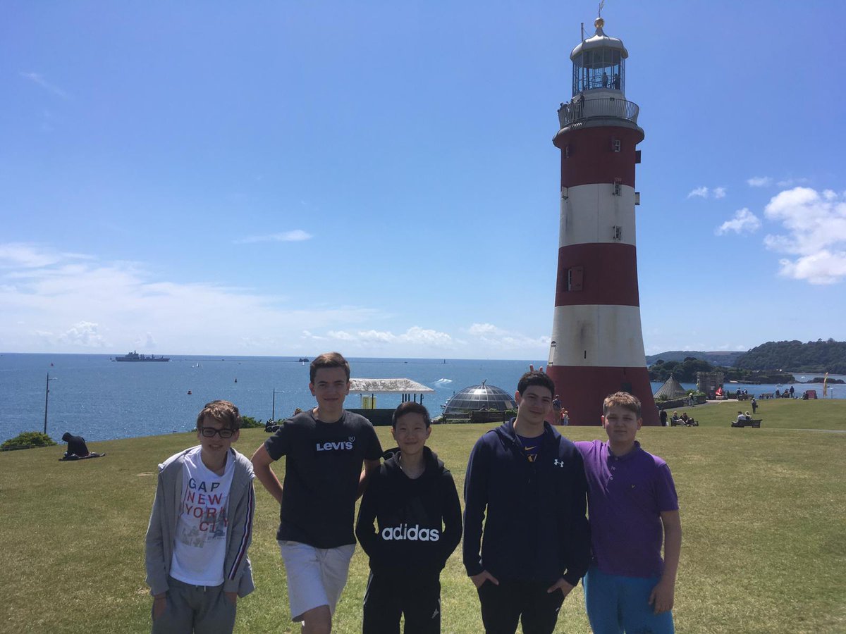 Our boarders managed to enjoy a few hours of sunshine, up on Plymouth Hoe, for ice creams and games over the weekend!