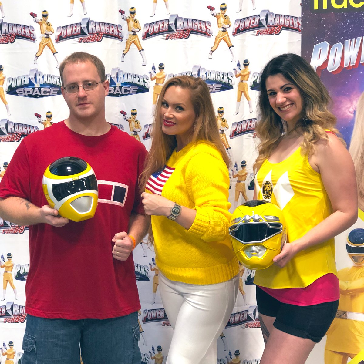 TLCYellowRanger's tweet photo. 😍💛⚡️
#LilacCityComicon #LCCC2019 #LilacCity #ComicCon #Spokane #YellowRanger #PowerRangers #YellowPowerRanger @lilaccitycon
#RalphLauren #RL #Polo #USA 🇺🇸 https://t.co/YpzLVQj30W