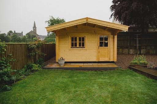 Looking for that cosy quiet peaceful location in #Fife for a lazy getaway near Edinburgh/St Andrews? You can now stay in the gorgeous cozy Wee Dookit airbnb.co.uk/rooms/35144850