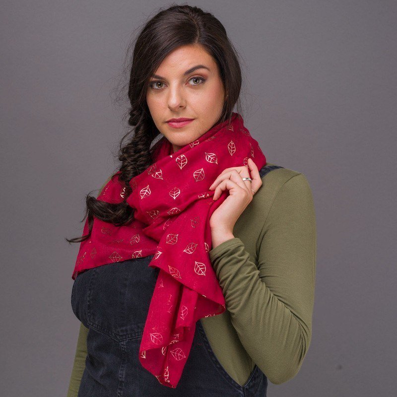 DaisyAccents's tweet photo. Foil Small Leaf Scarf – Red https://t.co/xFXRDkNSKG https://t.co/24t0MKmBbN