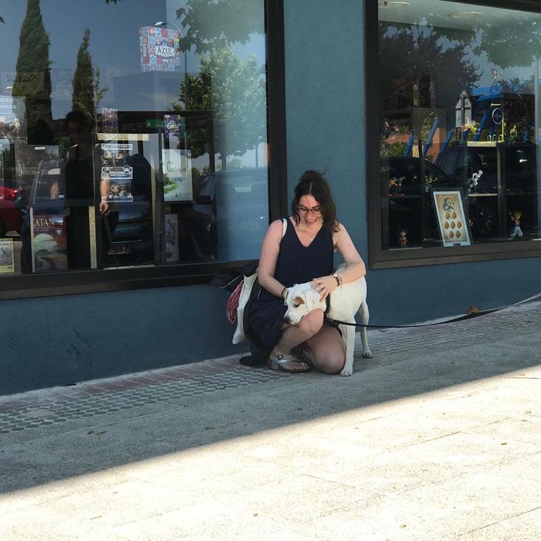 slofabad's tweet photo. Sí, soy de esas que va acariciando a todos los #peludos con los que se cruza. Y ellos encantados. https://t.co/QZNdmobBLV