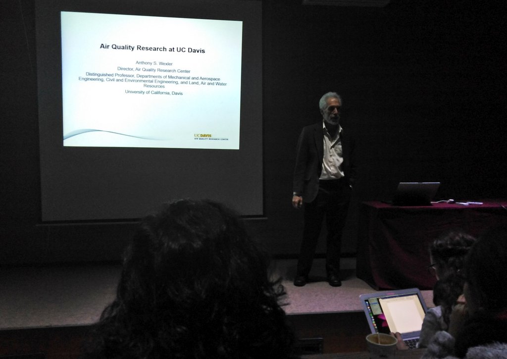ingUtalca's tweet photo. Esta mañana de martes Anthony Wexler, experto de @ucdavis expone sobre investigación en contaminación y calentamiento global en Campus #Curicó #UTalca #IngenieríaUtalca https://t.co/64M0wiJnzf