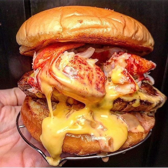 MelissaCookston's tweet photo. Lobstah Burgah!
.
.
.

Pic courtesy of @whiskeyandaprons..
.

#burger #burgerlover #cheeseburger #cheese #burgerporn #burgertime #bacon #instaburger #burgers #hamburger #cheeseburgers #baconburgers #lobster #lobstah #cheese #surfandturf #grilled #cheflif… https://t.co/6iEpog017K https://t.co/jIyVMqVrwH