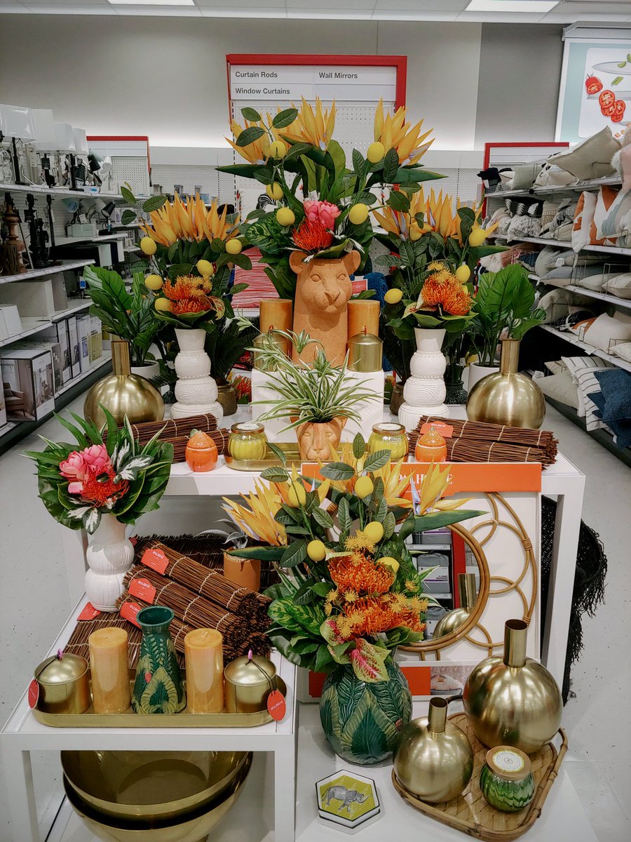 VM_T3306's tweet image. Spending some MUCH needed time in home today! #Opalhouse #Threshold #homedecor #target #Targetvisualmerchandiser #visualmerchandising #VM #VML #VMTL #T3306 @TargetVt