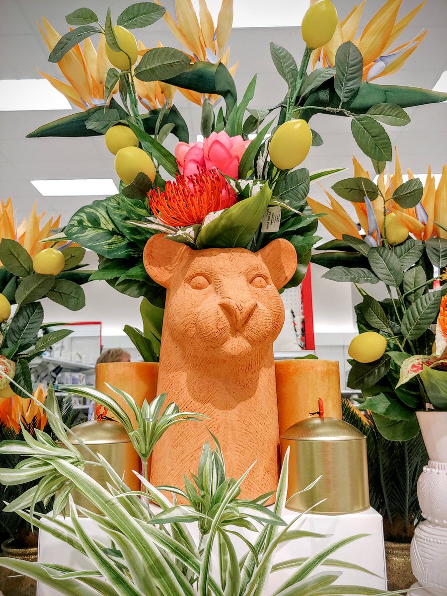 VM_T3306's tweet image. Spending some MUCH needed time in home today! #Opalhouse #Threshold #homedecor #target #Targetvisualmerchandiser #visualmerchandising #VM #VML #VMTL #T3306 @TargetVt