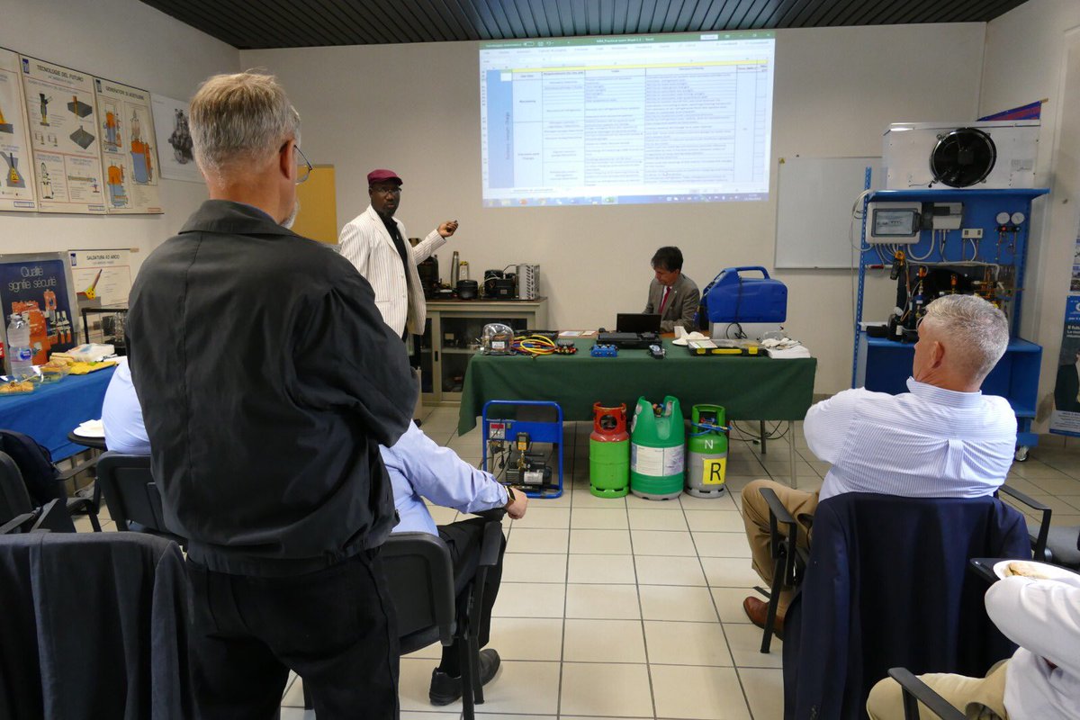 centrogalileo's tweet photo. Looking forward to be at #Eureka2019 for the #HVACRweek , Training and certification for handling refrigerants is necessary the transition to alternative refrigerants. We met today for the Refrigerant Driving License RDL. 10 experts to issue the material for the pilot sessions! https://t.co/P7t1zonpxp