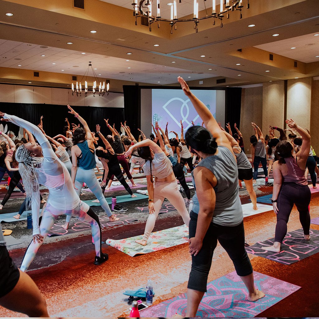 poppilateslife's tweet photo. We have something super exciting to share with you!! Are you ready??⠀
⠀
We debuted POP 18 🌟LIVE🌟 at the #POPRetreat2019!! We love all the moves in this release, but there was one that legit made everyone at the retreat cry!! #POP18 comes out July 4th! 💪 #POPPILATES #POPARMY https://t.co/GPhnwgxhmJ