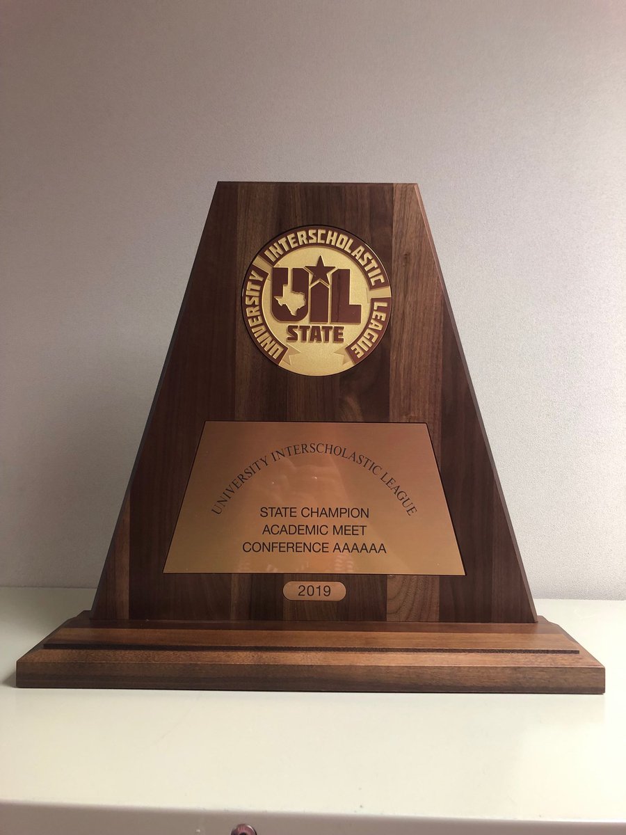 CyWoods212's tweet photo. Look what arrived today! #1stforCFISD #1stforCyWoods #212Proud! https://t.co/D9VLFv1Y73