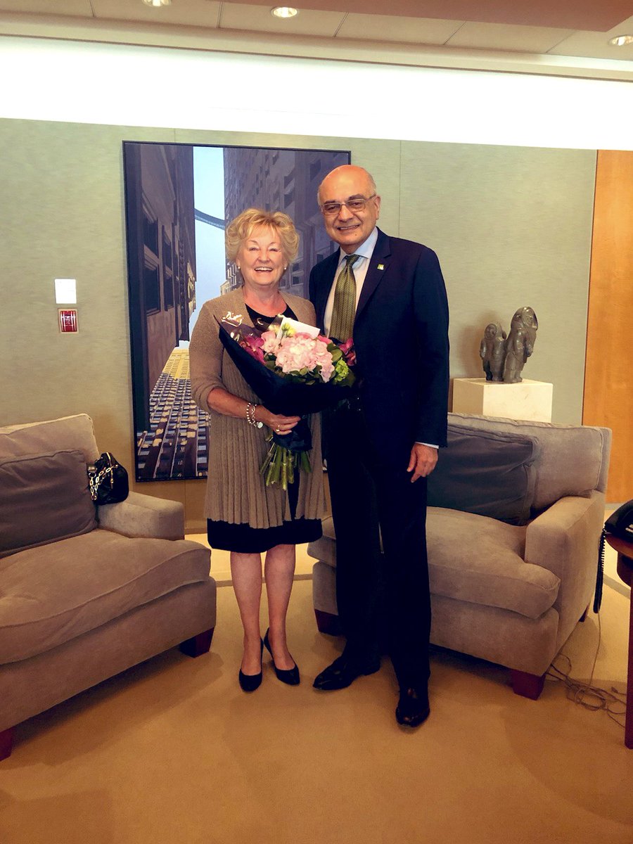 Anna_Iacobelli's tweet image. Congratulations Barb on 50 fabulous years !!!  #YouMakeTD 💚💚💚