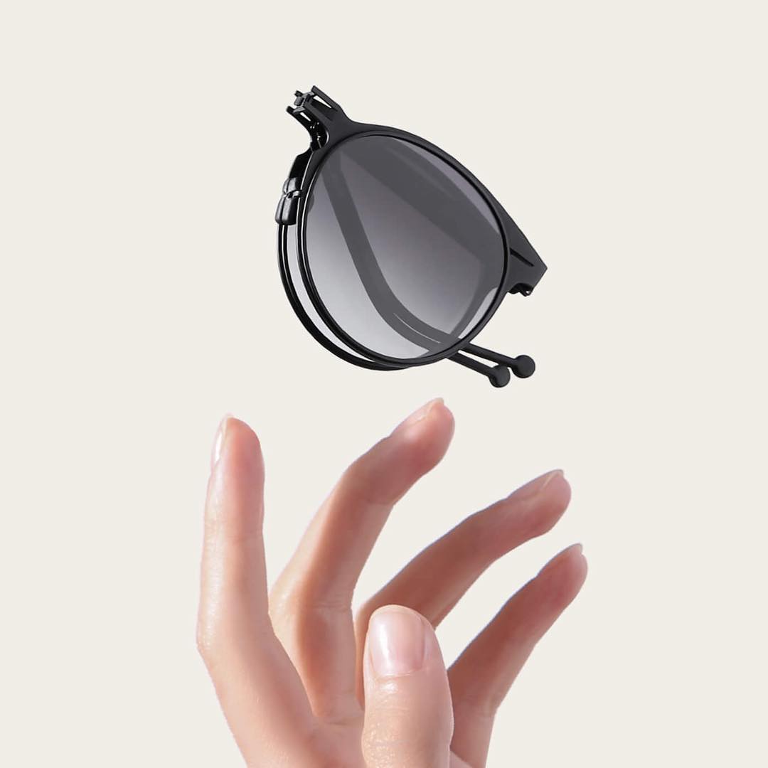 Introducing the world's thinnest folding frame.  As thin as a smartphone and 3 times thinner than the nearest folding competitor. Check out our new UK home @ roaveyewear.co.uk