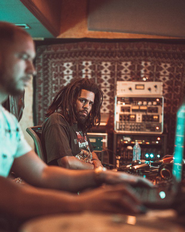 DailyRapFacts's tweet photo. J. Cole's single "Middle Child" is officially certified triple platinum

The song is one of only two multi-platinum 2019 releases so far https://t.co/UDIcqMjkti