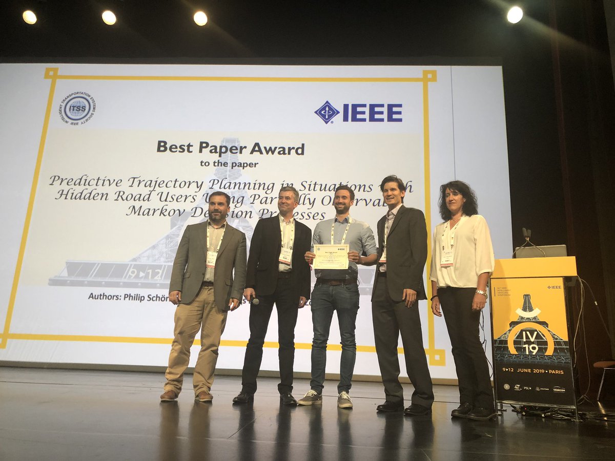 ieeeiv2019's tweet photo. #IV19 awards have been distributed, congratulations to all awardees 🎉🎊 https://t.co/RPQD0hdVVg