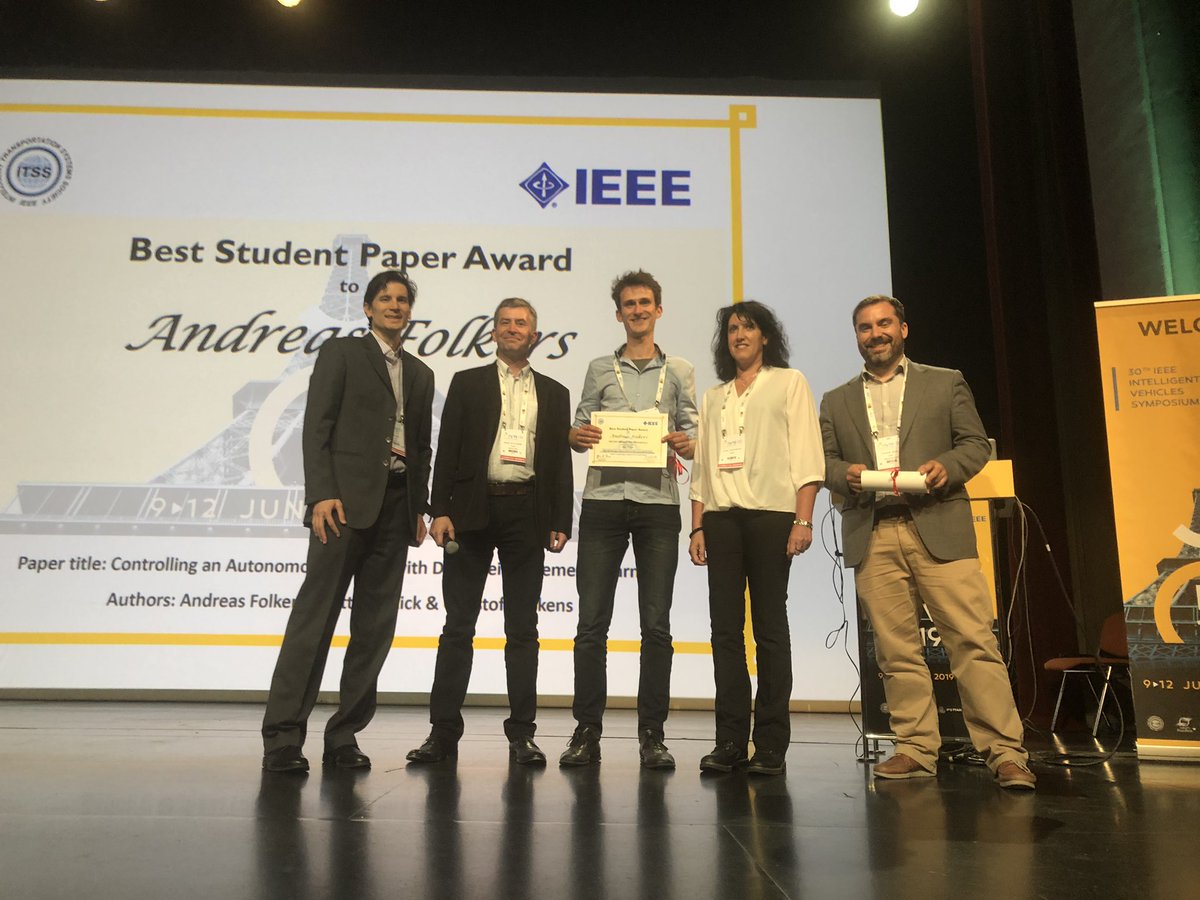 ieeeiv2019's tweet photo. #IV19 awards have been distributed, congratulations to all awardees 🎉🎊 https://t.co/RPQD0hdVVg