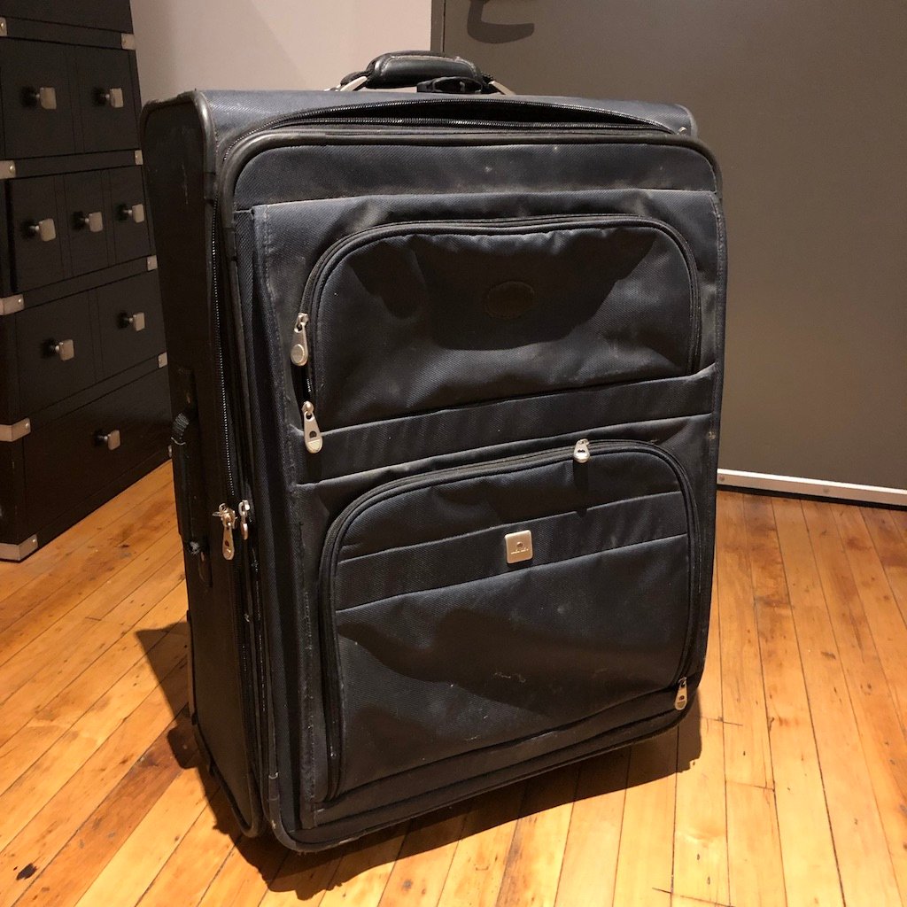 Easy way to give back! I saw a #homeless girl who was dragging 2 big garbage sacks around. I took her this suitcase, and she was so happy. #giveback #homeless #compassion #homelessness #makeadifference #dosomethingfornothing #dogood #givingback #bethechange #bekind #kindness