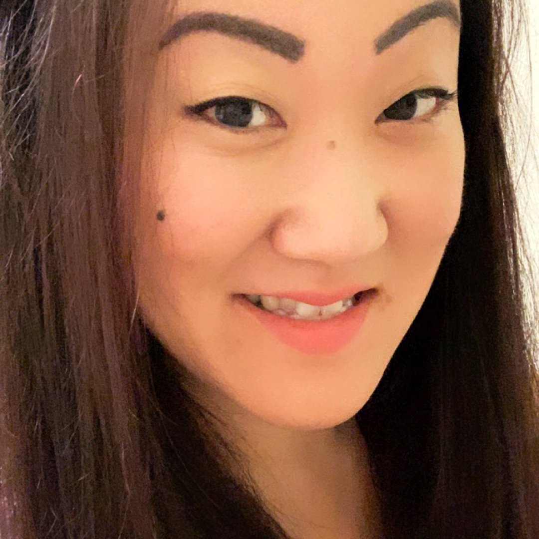 kangl81's tweet photo. #summertime means a less fussy #makeup routine.  This is my #goto look.  #revolutionbananapowder #falsiesmascara #outlastlipcolor #elfeyeliner #waterproof  #SummerEssentials https://t.co/iXwpcH52OX
