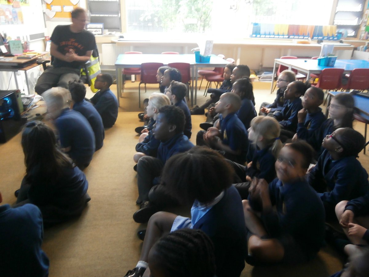 immanuelprimary's tweet photo. Thank you to our parent volunteers so far this week, who have inspired our children in all things STEM! #architect #videogameproducer #specialeffects #TheFutureIsBright https://t.co/JQ1TgfJYLU