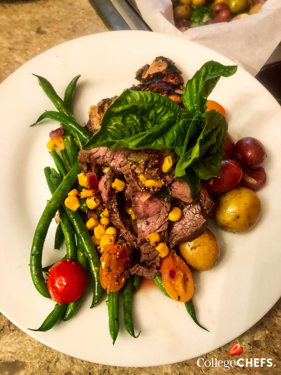 collegechefs's tweet photo. Delicious Steak Plate with Veggies and Potatoes from Chef Todd at @smu_axo #CollegeChefs #CoolFood
.
.
.
#chef #freshfood  #fraternity #sorority #collegefood #fratfood #sororityfood #fratlife #sororitylife #greeklife #deconstructedfood #steak #flanksteak #veggies #steaksalad https://t.co/pZB9xBgZRB