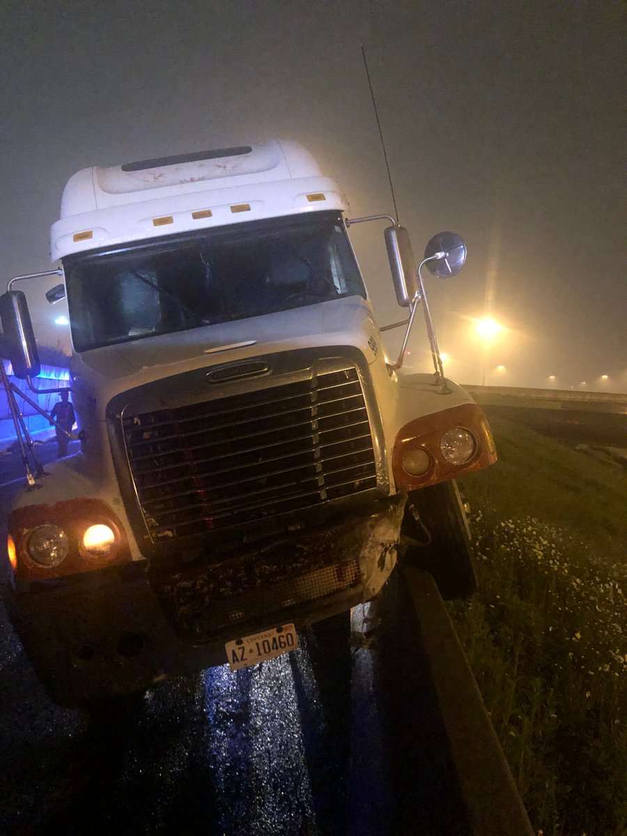 Driver of transport truck charged with careless driving after taking the #Hwy404 SB ramp to #Hwy401 WB to fast and mounted the concrete rail. 
#SlowDown #DriveSafe