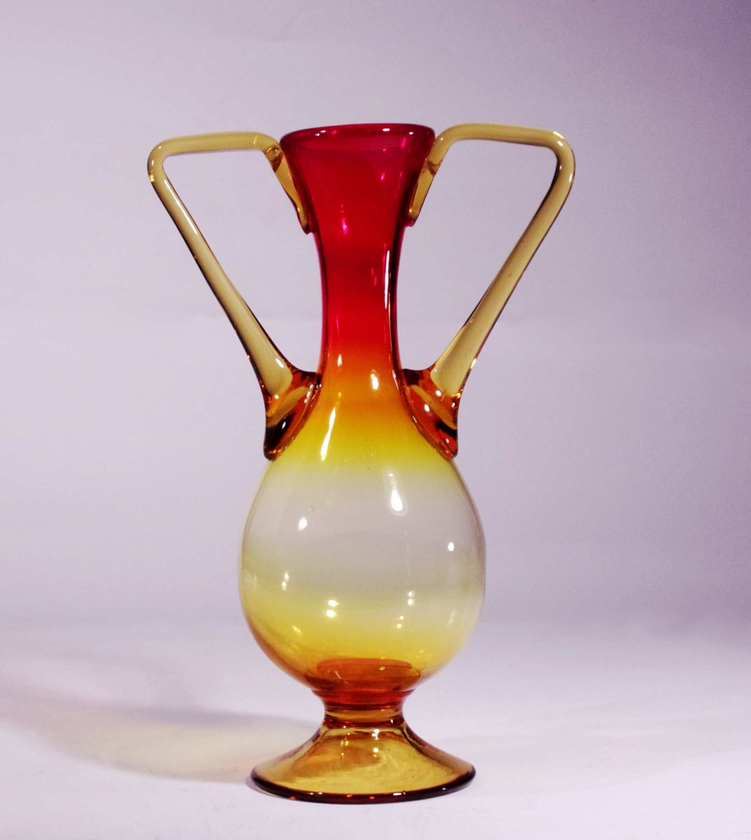 Mid Century Murano Glass Vase, 1940s/1950s, Italy #Venini #MVM #Murano #Cappellin #FratelliToso #VittorioZecchin #MuranoGlass #MuranoVase
#italianglass #MadeinItaly #interiordesign #decorativearts #designfurniture #designinterior #designinteriores