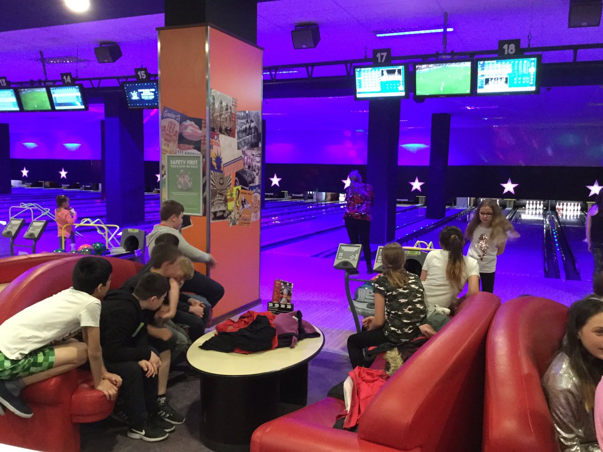 Our final evening in wet and windy Wales has been spent bowling - Miss Terry has maintained her title as Govilon bowling champion for another year, closely followed by Skye just 10 points behind.
